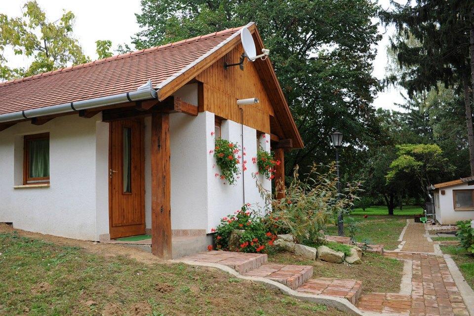 Kastelyszallo Mateszalka Bed & Breakfast エクステリア 写真